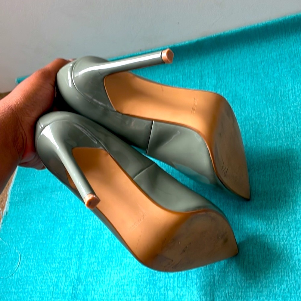 Express Women's pumps - Picture 9 of 11
